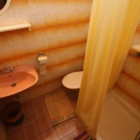 Apartmán With A Swimming Pool Tucepi, Makarska - 6817 Tučepi